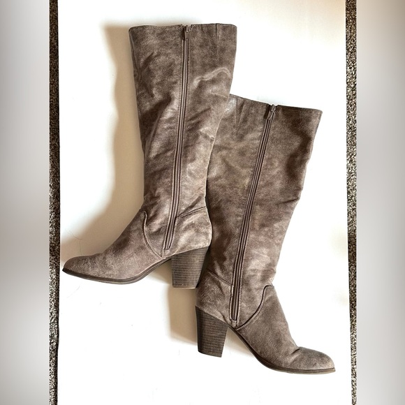 Fergaliscious CALLY Boot Size 8 - Picture 2 of 6